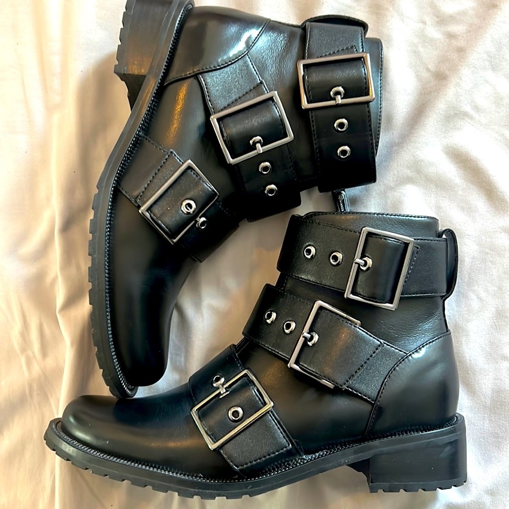 NWOB Blondo Waterproof Buckle Booties - Black Leather